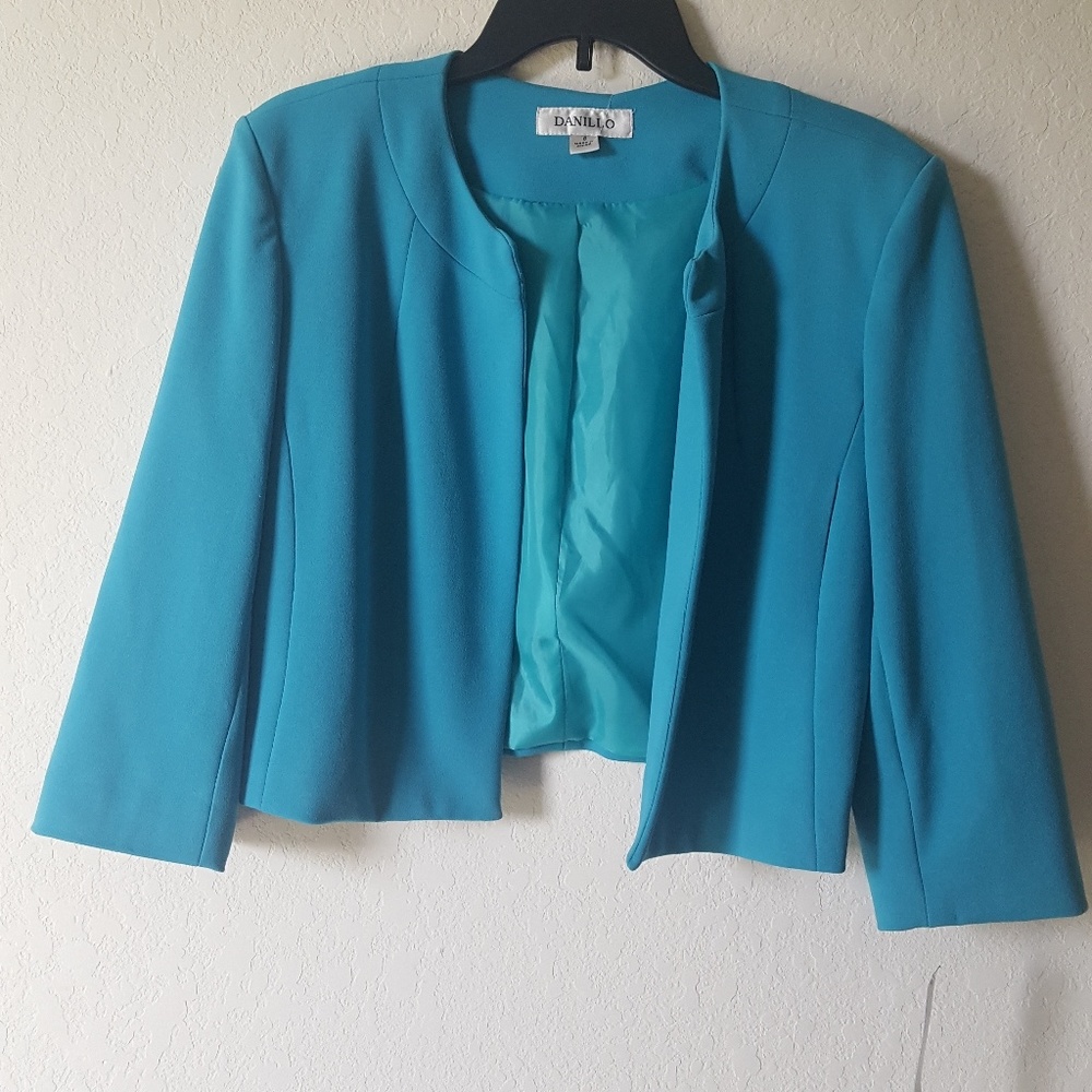 New Cropped Blazer